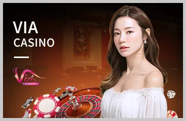 Bàn chơi casino trực tuyến với người chia bài chuyên nghiệp và giao diện sang trọng của m88cvf nhà cái.